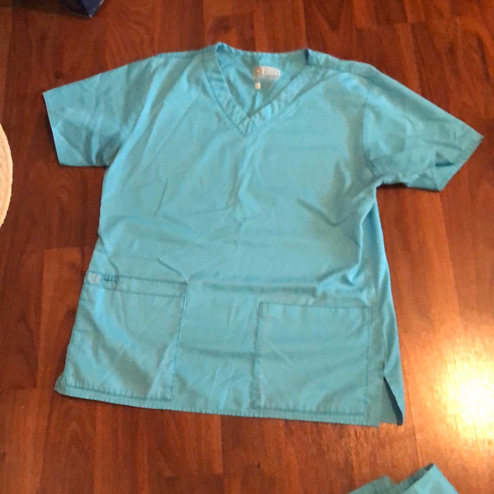 Scrub top